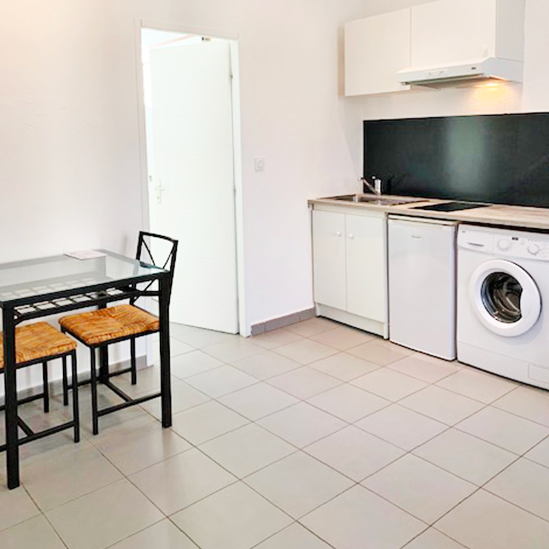 Appartement cabrier 1 cuisine residences les cypres carre