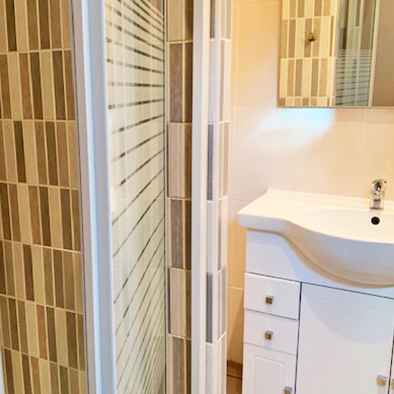 Appartement cabrier 1 salle de bain residences les cypres carre